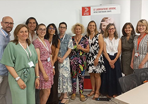 Commission QE chez Laboratoire Arrow : Les membres des sites exploitant ont pu échanger sur deux thématiques : « Plan de gestion des risques et MARR (Mesures additionnelles de réduction de risques) & l'implémentation d’une donnée de sécurité dans les articles de conditionnement »
